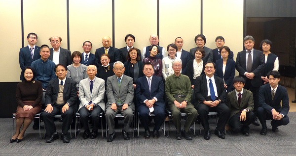 第19回総会集合写真.jpg
